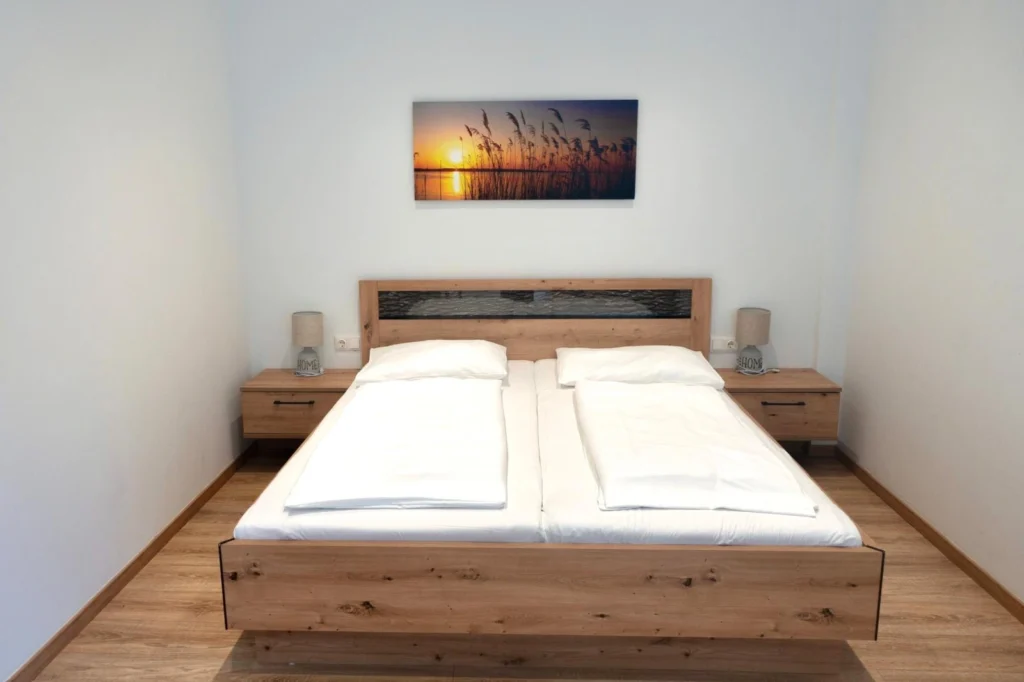 Hössl_Dreibettzimmer_1