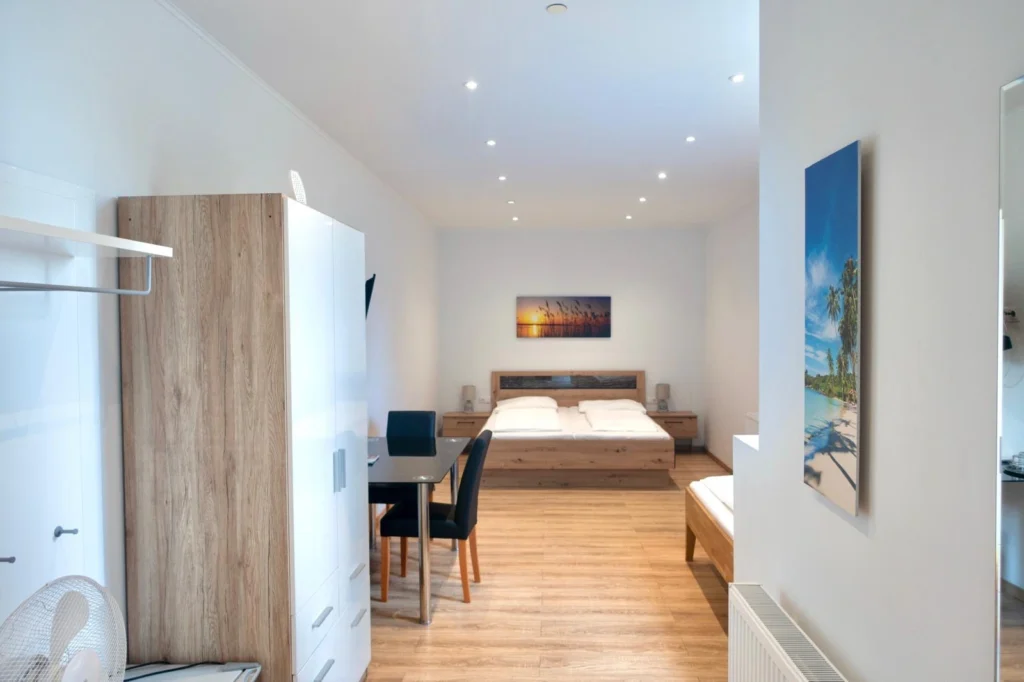 Hössl_Dreibettzimmer_6